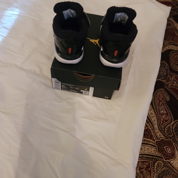 Toddler Michael Jordan's 6c in Black like new in very good condition. - Picture 2 of 3